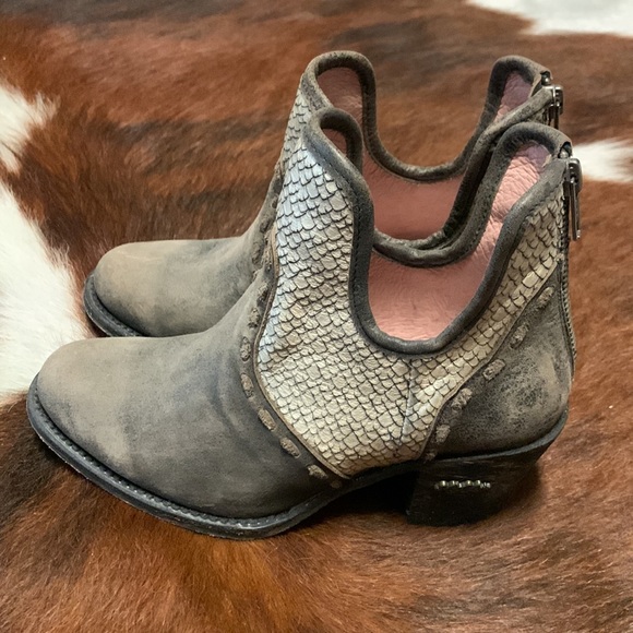 Miss Macie Booties - Picture 2 of 6